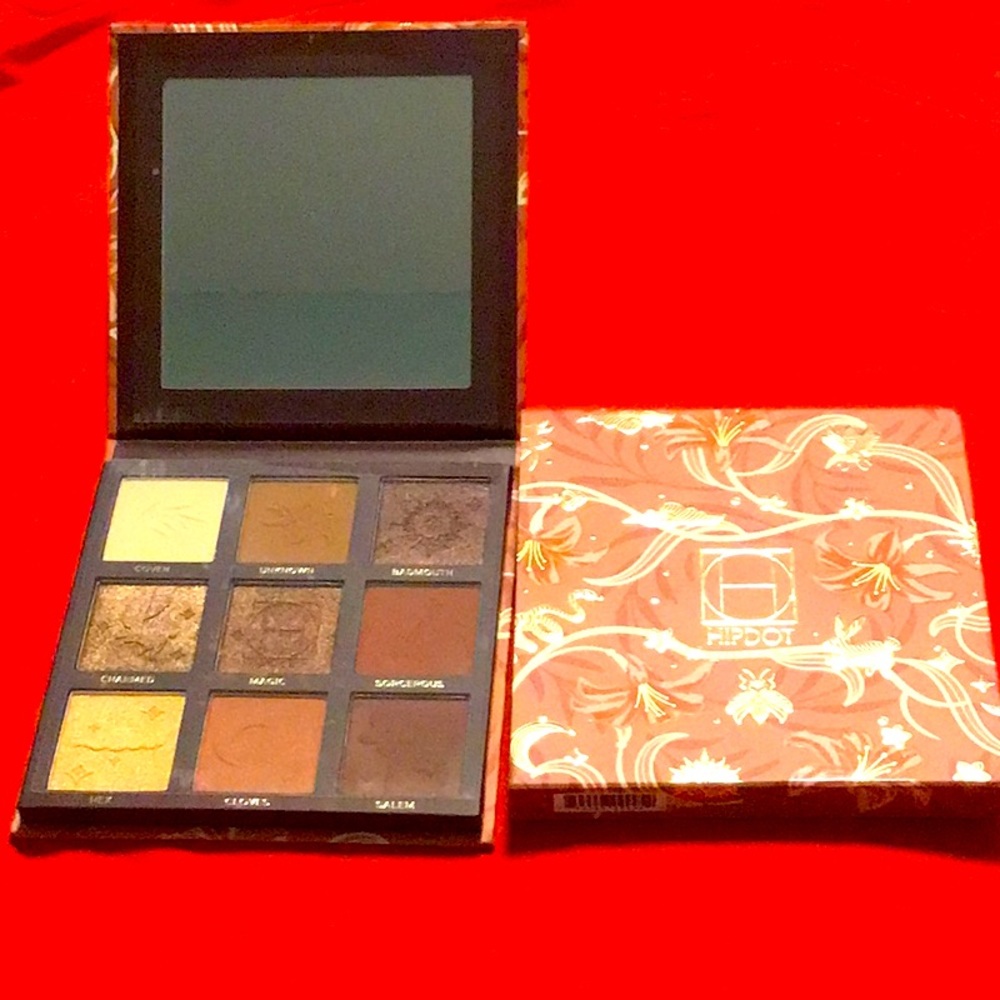 Eye shadow palette